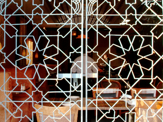 アラベスク模様の装飾